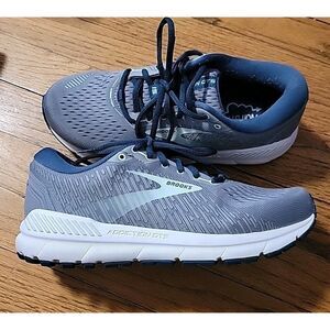 Brooks Addiction 15 GTS Grey Size 9 B Excellent Condition WOMENS